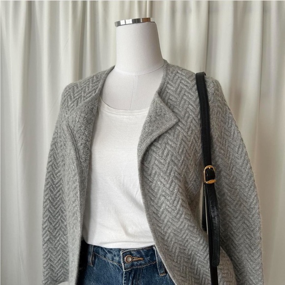 Grey Jones New York Signature wool blend cardigan size Large. - Picture 4 of 8